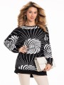 Bluza z kwiatem plus size - czarna