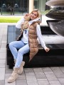 Kamizelka pikowana z kapturem LARISA - karmel