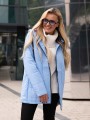Kurtka z tłoczeniami i kapturem w kwiaty GIANNA - blue