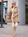 KURTKA z klamrami i podszewką w kratę NOELIA - carmel