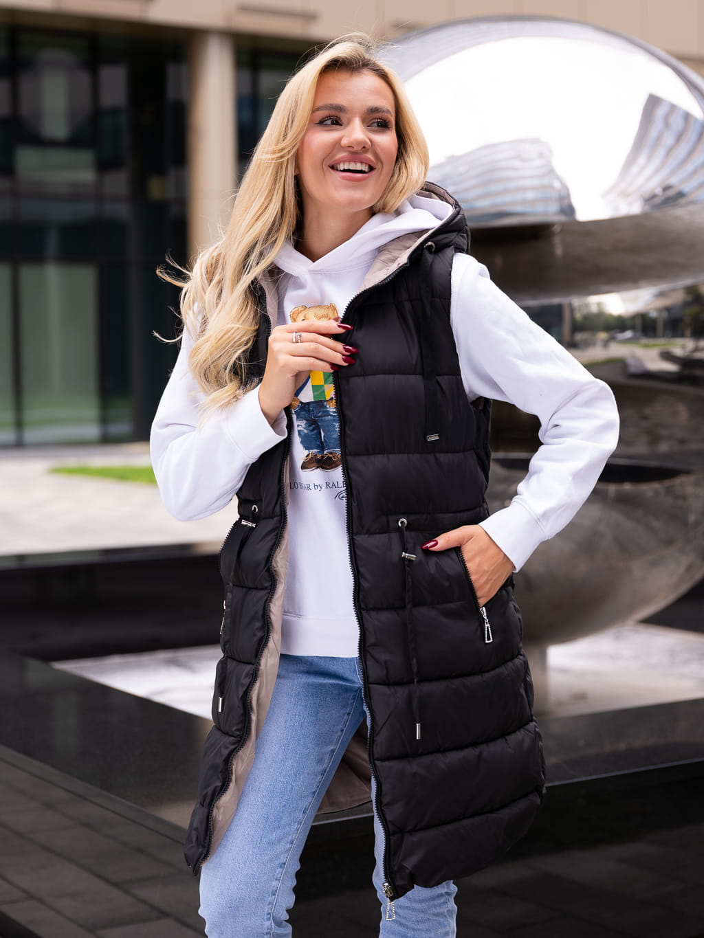 KAMIZELKA pikowana z kapturem LARISA - czarny