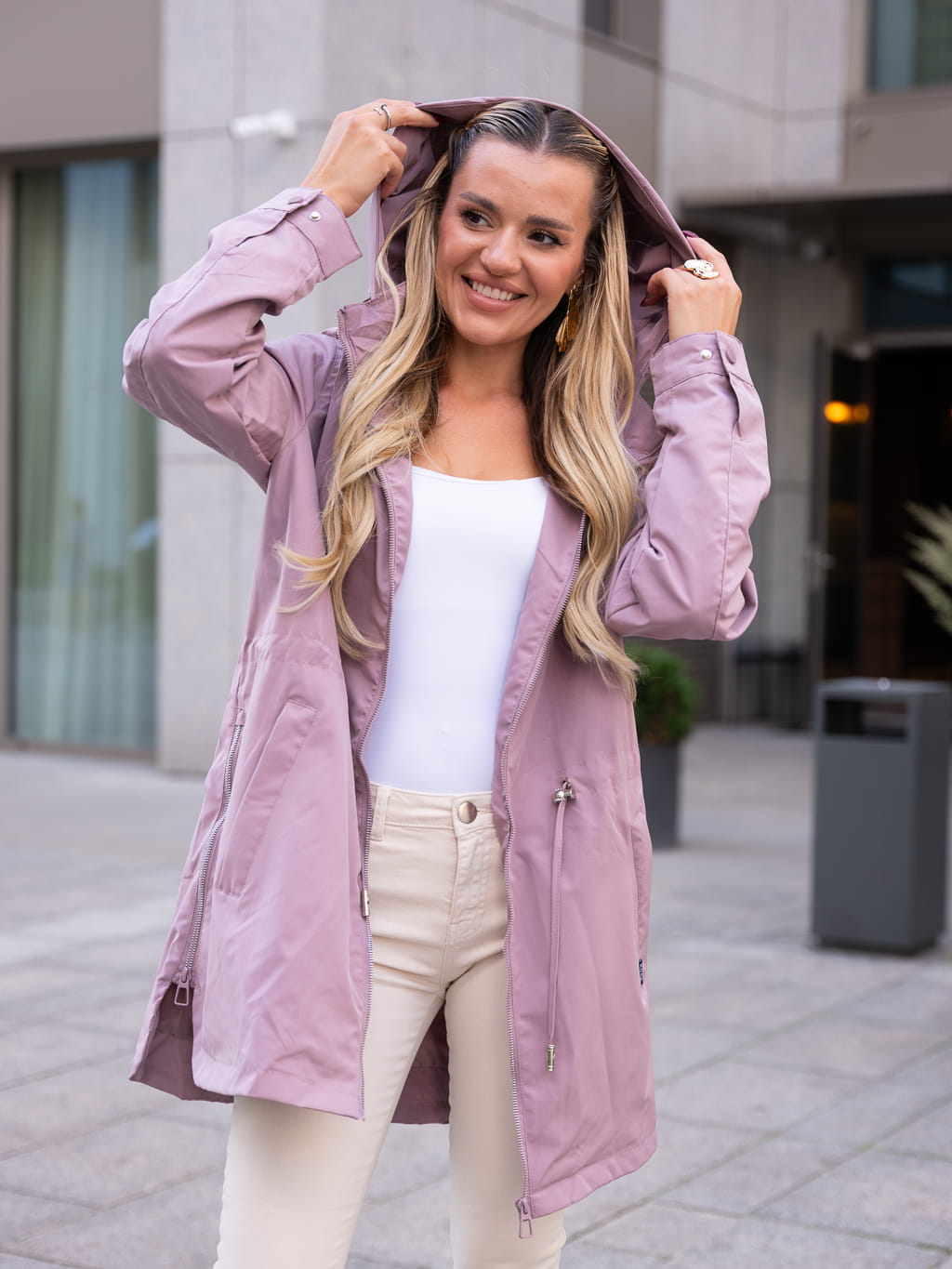 KURTKA parka z naszywką na kieszeni LUNA - blush
