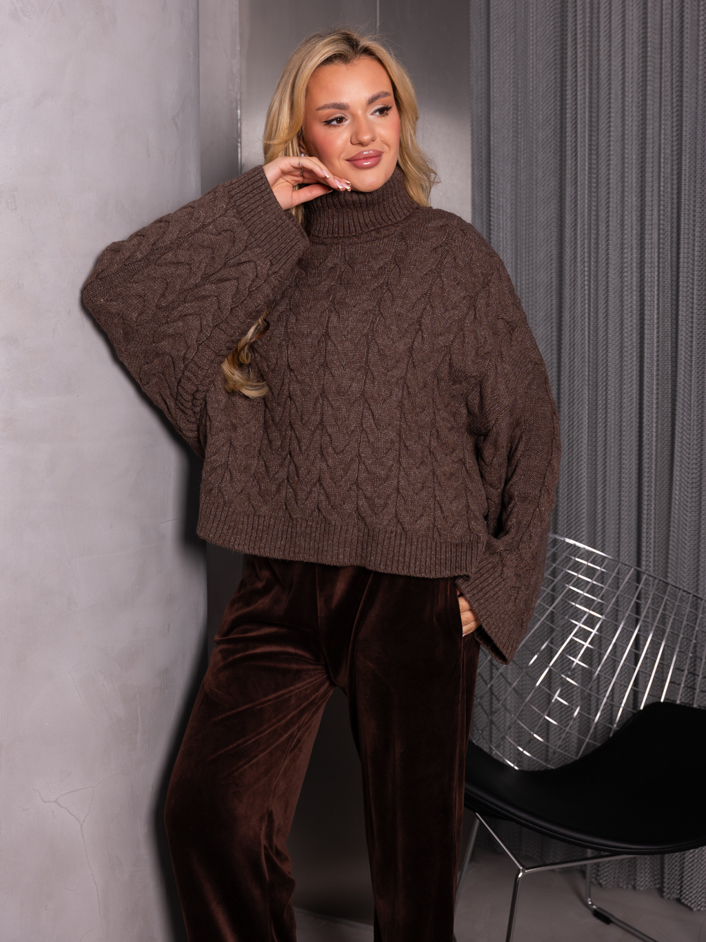 SWETER gruby WARKOCZE z golfem MILA - Orzech