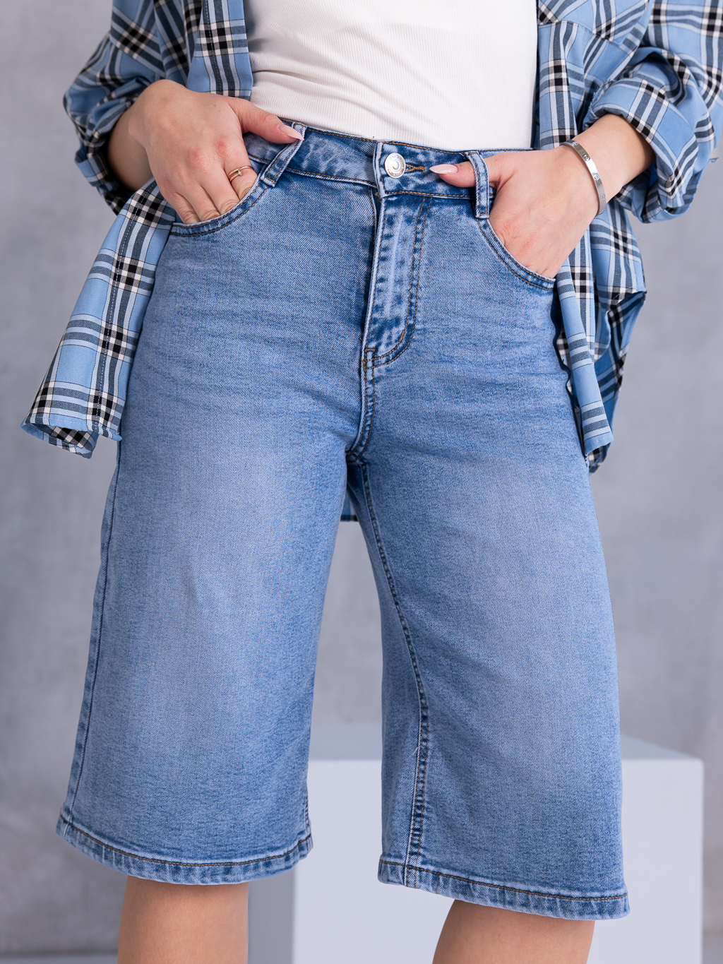 SPODENKI Jeansowe BERMUDY szerokie DITA - blue
