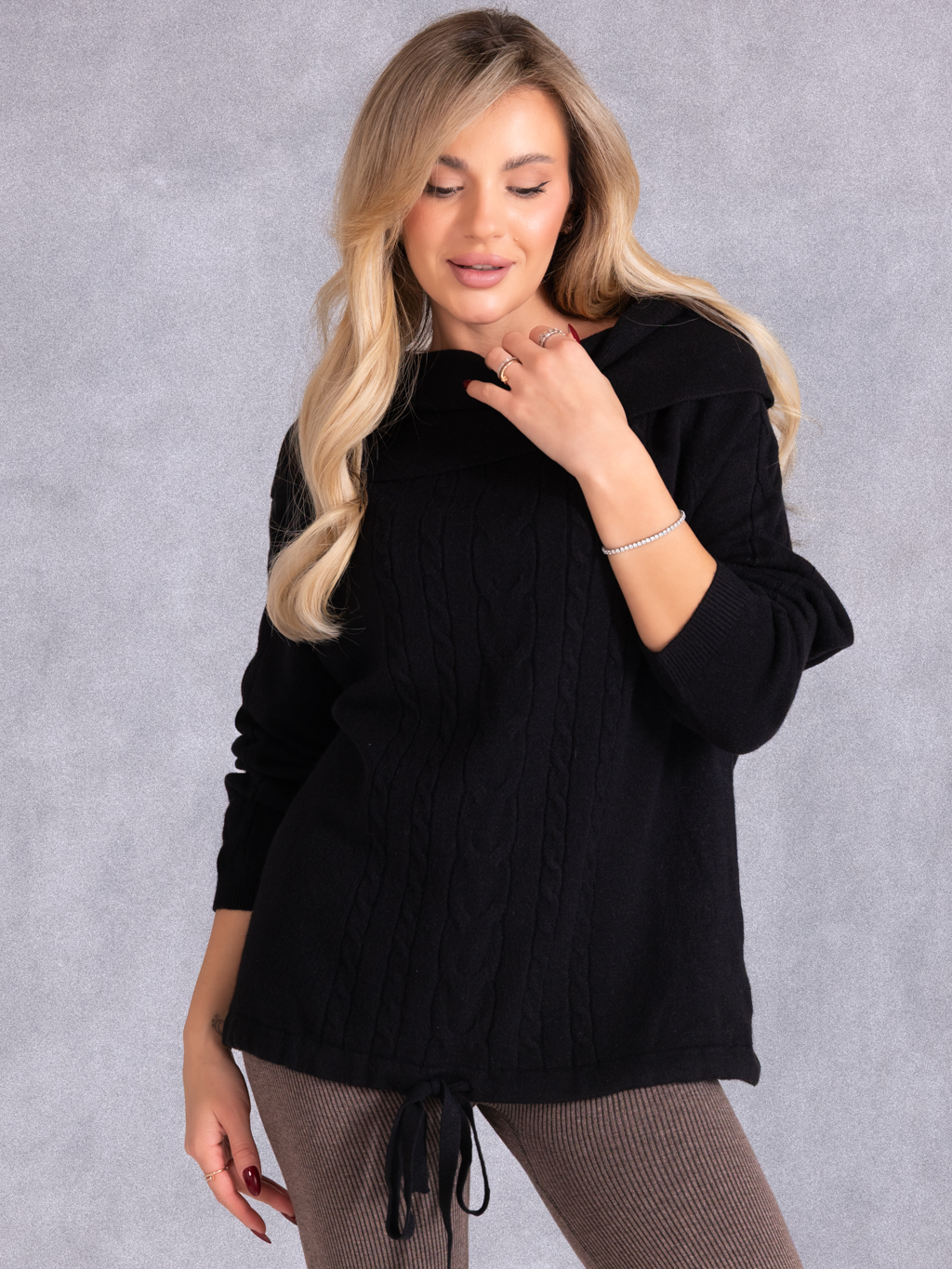 SWETER Warkocze WIĄZANIE Milutki VIKA - Czarny